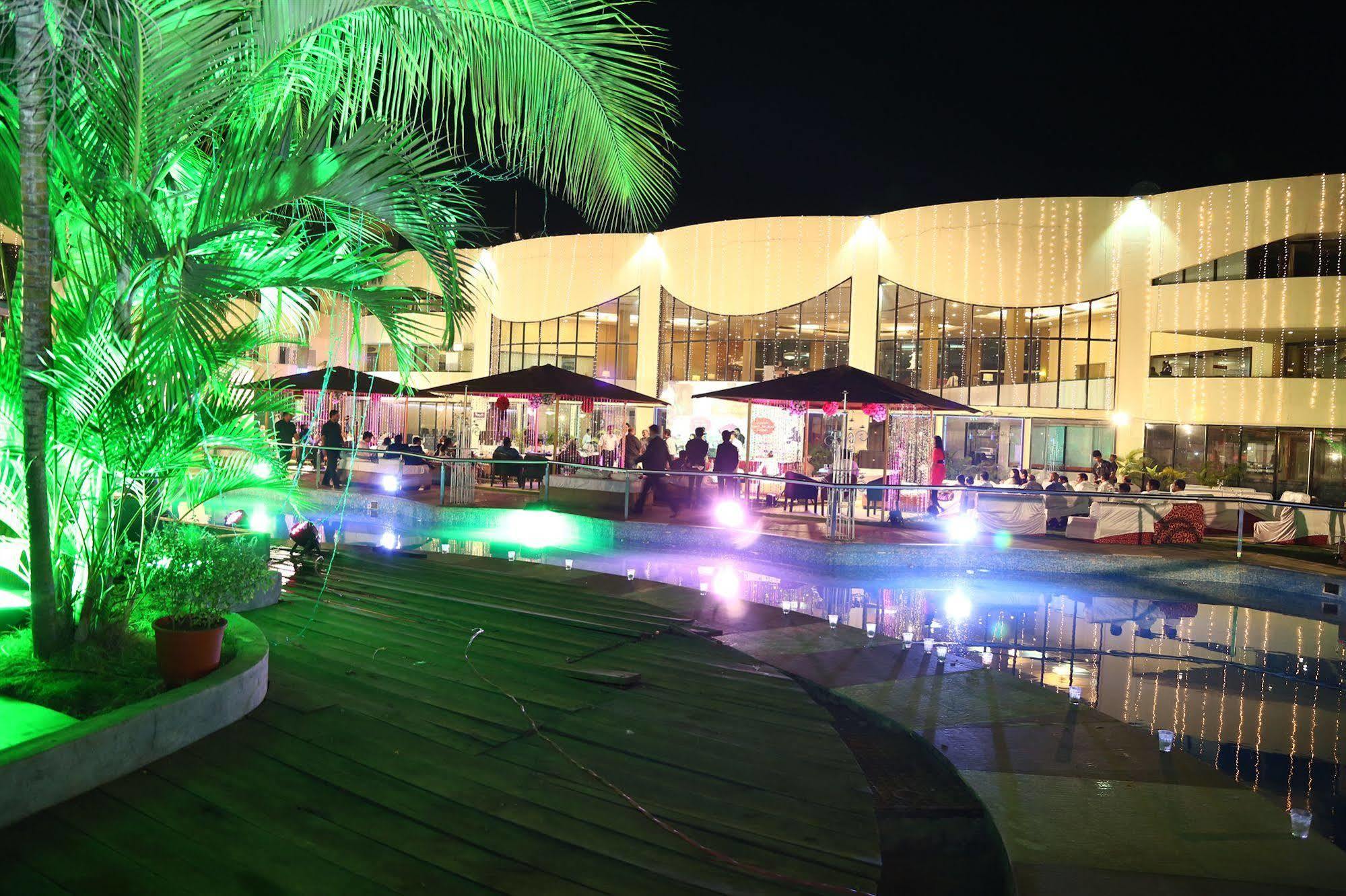 Meuse Jupiter Business And Luxury Hotel Nashik Esterno foto
