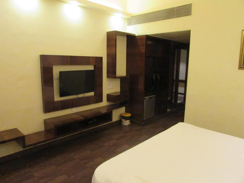 Meuse Jupiter Business And Luxury Hotel Nashik Esterno foto